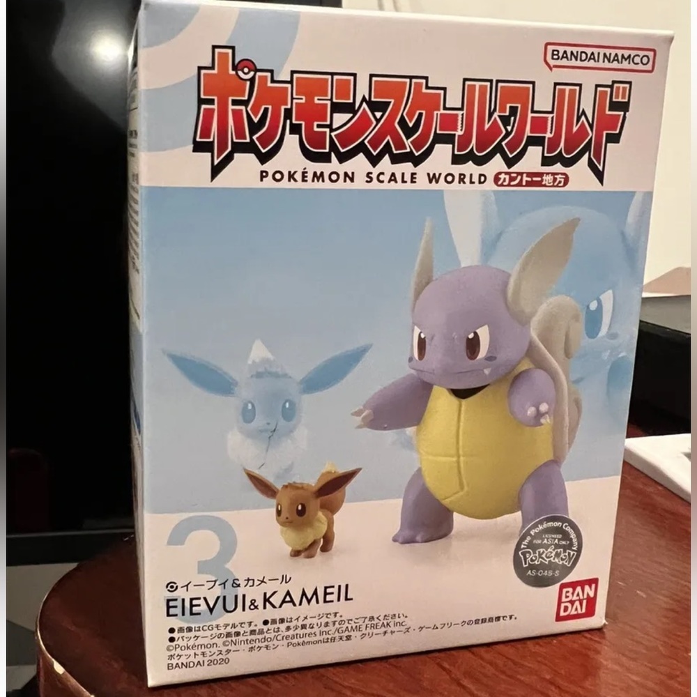 pokemon world scale figures Eevee & Wartortal